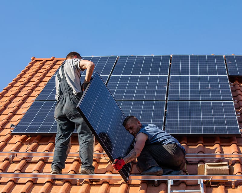 Installation des panneaux solaires